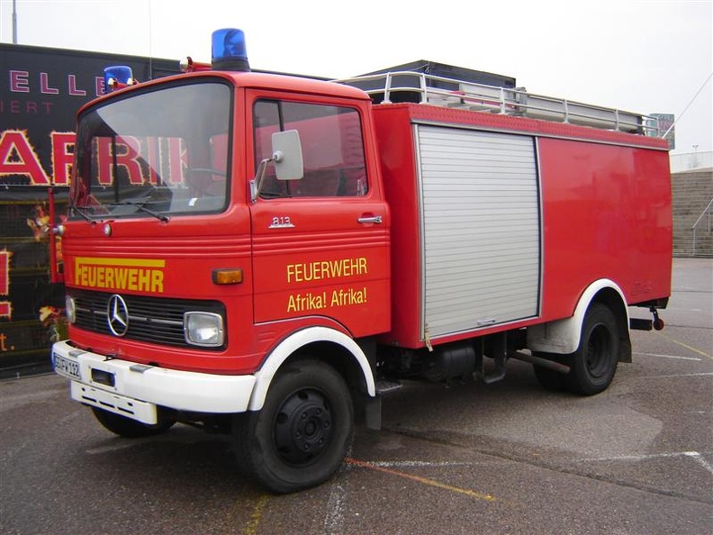 Mercedes_brandweerauto.JPG