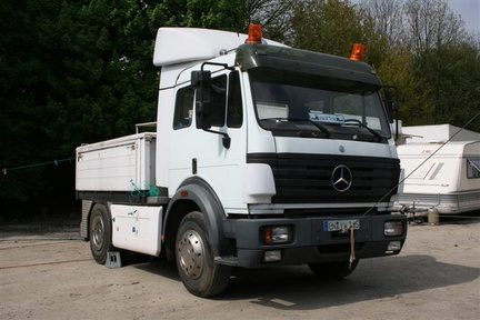 truck Mercedes Benz (EN-YW-245)