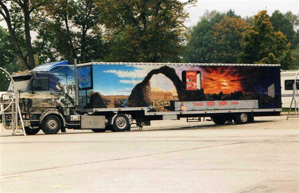 truck Scania en trailer (enkel-asser)