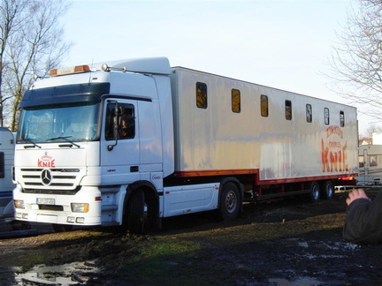 Mercedes Actros 1841 truck (LER-CF-458) en trailer (tandem-asser) tbv kamelen (exoten)