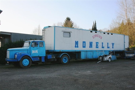 truck Scanis Vabis (YES-487) met trailer (gesloten tandem-asser) tbv transport dieren
