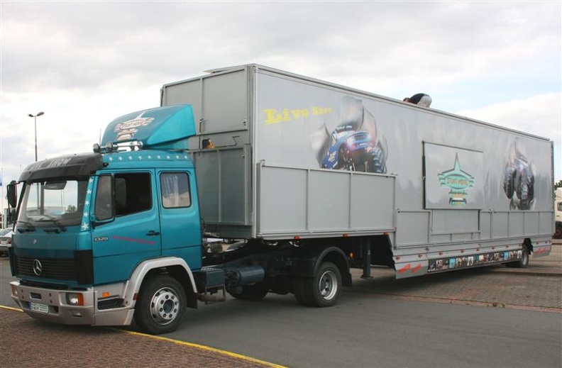 truck_Mercedes_1320_(D-GW-5555)_met_trailer_(enkel-asser)_tbv_kassa_(voor).JPG