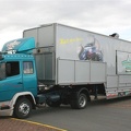 truck Mercedes 1320 (D-GW-5555) met trailer (enkel-asser) tbv kassa (voor)
