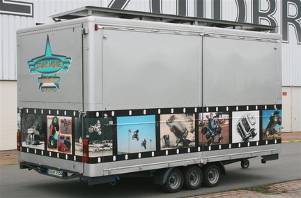 podiumwagen (D-GW-5554) drie-asser (voorzijde)