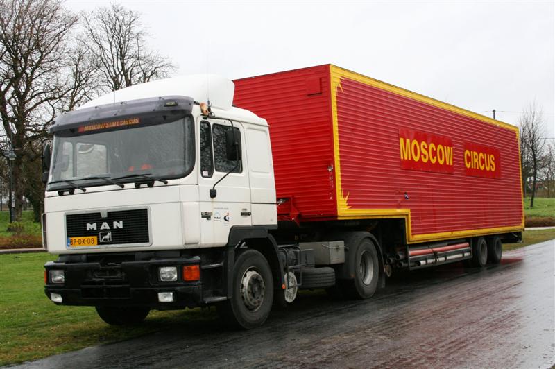 truck MAN 19-422 (BP-DX-08) met trailer (tandem-asser) tbv toiletten